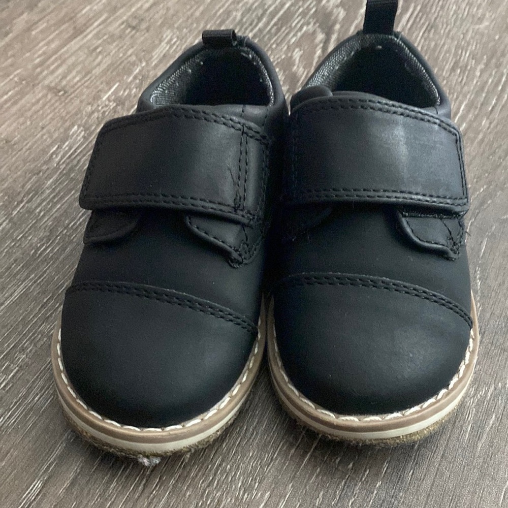 Cat and Jack Boy’s dress shoes